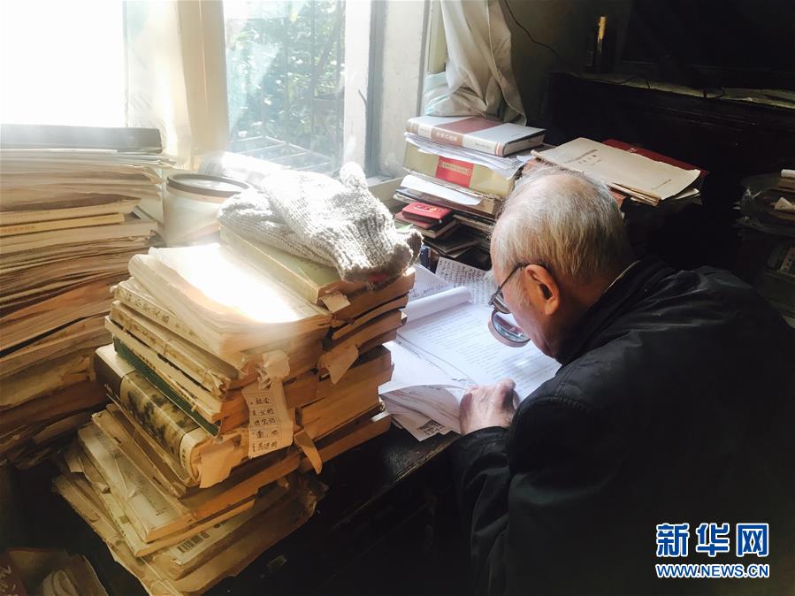 （新華全媒頭條&middot;圖文互動(dòng)）（10）滄海橫流 信仰彌堅(jiān)&mdash;&mdash;記共產(chǎn)黨員、湘潭大學(xué)九旬教授滄南