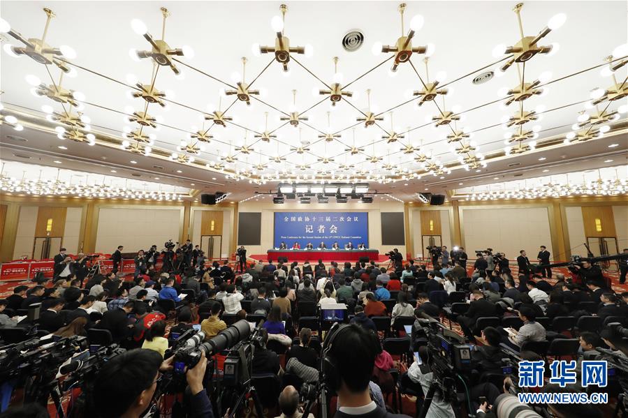 （兩會(huì)&middot;XHDW）（9）政協(xié)委員談優(yōu)化營商環(huán)境、促進(jìn)民營經(jīng)濟(jì)高質(zhì)量發(fā)展