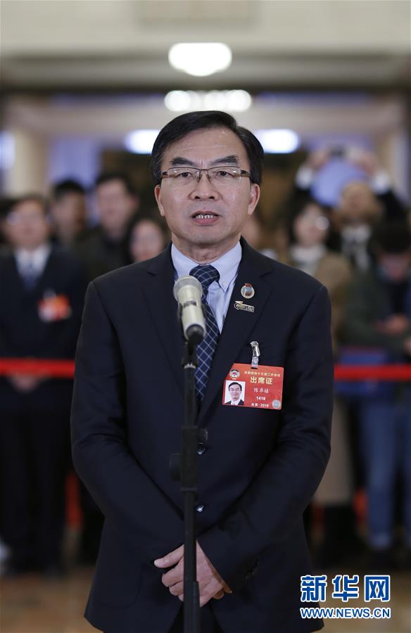 （兩會(huì)&middot;面對面&middot;XHDW）（8）全國政協(xié)委員接受采訪