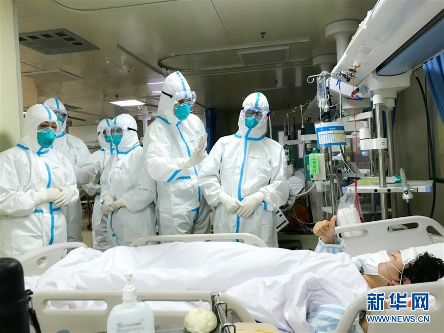 （新華全媒頭條&middot;圖文互動）（3）新華社評論員：危難時刻，黨員干部要挺身而出&mdash;&mdash;論堅(jiān)決打贏疫情防控阻擊戰(zhàn)