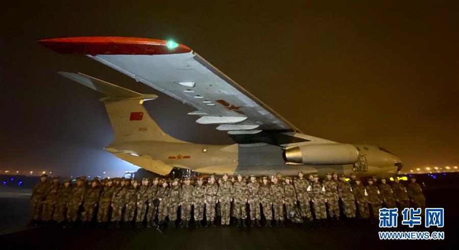 （新華全媒頭條&middot;圖文互動）（5）新華社評論員：危難時刻，黨員干部要挺身而出&mdash;&mdash;論堅(jiān)決打贏疫情防控阻擊戰(zhàn)