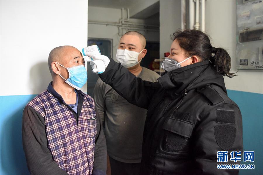 （聚焦疫情防控&middot;圖文互動）（4）&ldquo;我們多跑跑，居民更安全&rdquo;&mdash;&mdash;直擊新疆基層社區(qū)疫情防控