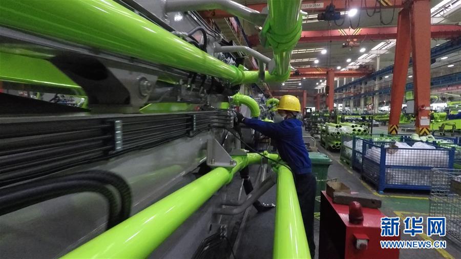 （圖文互動）（1）吃粉擼串，商圈&ldquo;打卡&rdquo;，動車出廠&mdash;&mdash;湖南&ldquo;標簽&rdquo;復蘇記