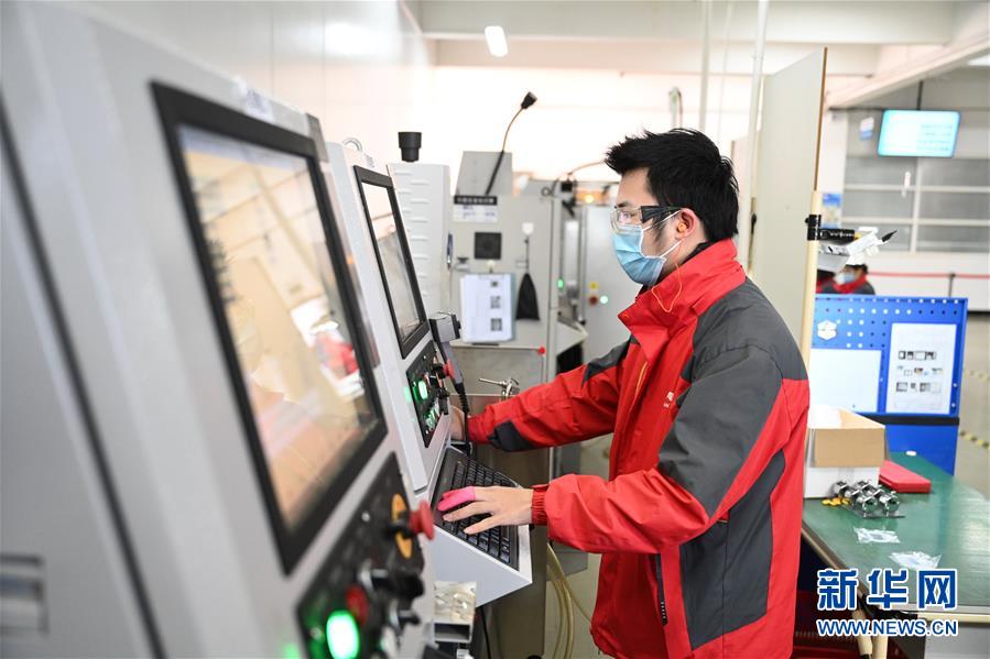 (來自經(jīng)濟前沿的故事·企業(yè)復工復產(chǎn)·圖文互動)(7)“危機中發(fā)現(xiàn)新商機”——中國科技制造企業(yè)復工復產(chǎn)觀察