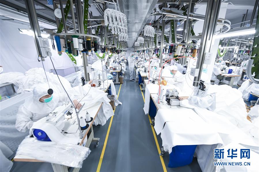 (新華全媒頭條·圖文互動)(3)磨難壓不垮 奮起正當(dāng)時——習(xí)近平總書記在統(tǒng)籌推進新冠肺炎疫情防控和經(jīng)濟社會發(fā)展工作部署會議上的重要講話振奮人心凝聚力量