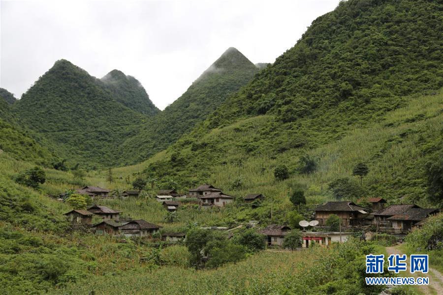 (決戰(zhàn)決勝脫貧攻堅(jiān)·圖文互動(dòng))(2)邊境線上起新居——桂西極貧縣山村走訪見聞
