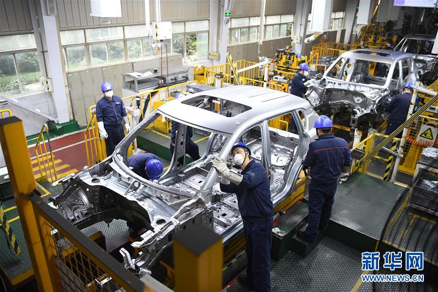 （在習(xí)近平新時(shí)代中國特色社會(huì)主義思想指引下&mdash;&mdash;新時(shí)代新作為新篇章&middot;習(xí)近平總書記關(guān)切事&middot;圖文互動(dòng)）（2）化&ldquo;危&rdquo;為&ldquo;機(jī)&rdquo;　念好&ldquo;新&rdquo;字訣&mdash;&mdash;各地產(chǎn)業(yè)發(fā)展&ldquo;新&rdquo;動(dòng)向掃描