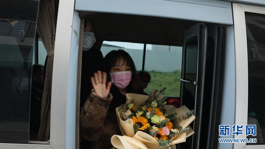 （新華全媒頭條&middot;習近平致敬的戰(zhàn)&ldquo;疫&rdquo;英雄&middot;武漢人民篇&middot;圖文互動）（3）壯哉，大武漢&mdash;&mdash;獻給英雄的武漢人民