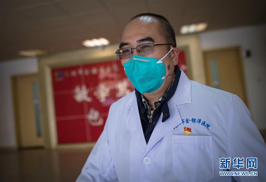 （新華全媒頭條&middot;習近平致敬的戰(zhàn)&ldquo;疫&rdquo;英雄&middot;武漢人民篇&middot;圖文互動）（5）壯哉，大武漢&mdash;&mdash;獻給英雄的武漢人民