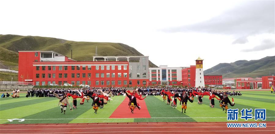 (玉樹(shù)地震10周年·圖文互動(dòng))(3)雪域新城傳大愛(ài)——寫(xiě)在北京對(duì)口支援玉樹(shù)10周年之際