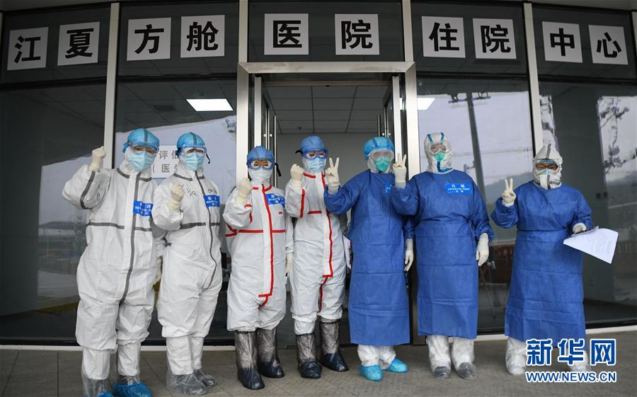 （聚焦疫情防控&middot;圖文互動(dòng)）（12）分秒必爭(zhēng)！一切為了治病救人&mdash;&mdash;中國(guó)抗疫生命至上的生動(dòng)實(shí)踐