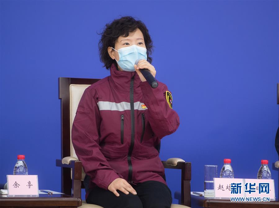 （聚焦疫情防控&middot;圖文互動(dòng)）（5）分秒必爭(zhēng)！一切為了治病救人&mdash;&mdash;中國(guó)抗疫生命至上的生動(dòng)實(shí)踐