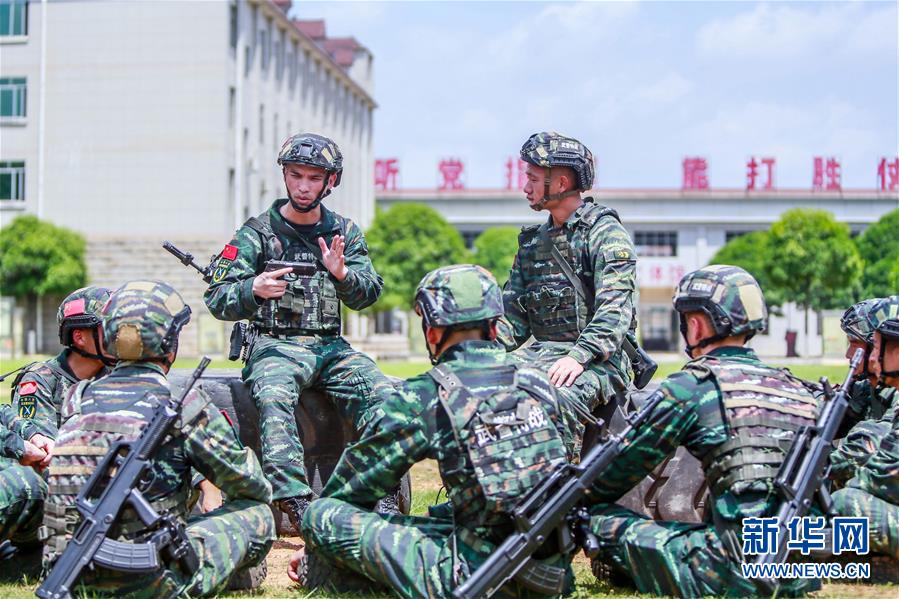 (圖文互動)(1)袁木軒:爭當一名能打仗的優(yōu)秀軍人