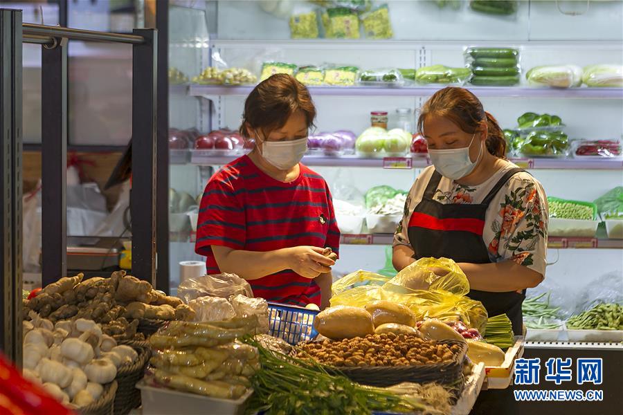 （圖文互動(dòng)）（3）告別臟亂，留住溫情&mdash;&mdash;上海鬧市小菜場(chǎng)見(jiàn)聞