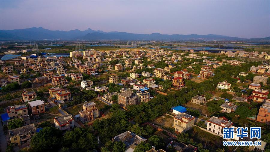 (新華全媒頭條·走向我們的小康生活·圖文互動)(14)留住鄉(xiāng)愁留住美——千村競秀綴瓊州