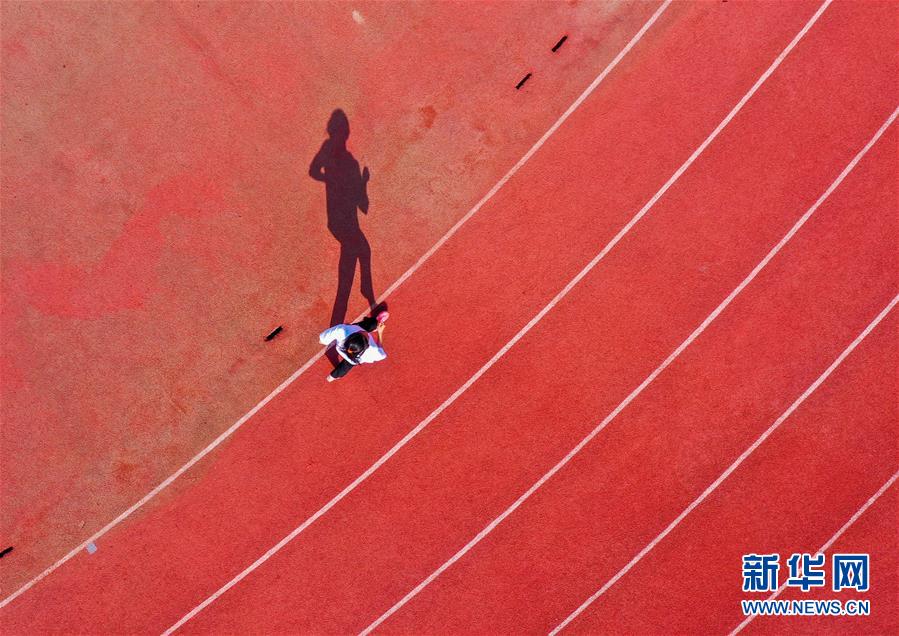（體育&middot;圖文互動(dòng)）（20）父愛(ài)如燈  伴我奔跑