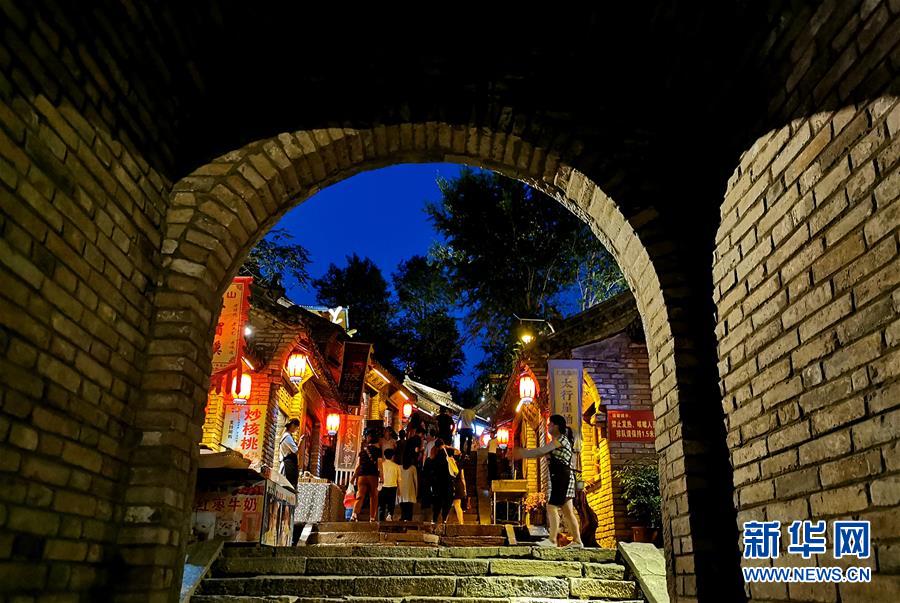 (決戰(zhàn)決勝脫貧攻堅·圖文互動)(2)愚公村里看變遷