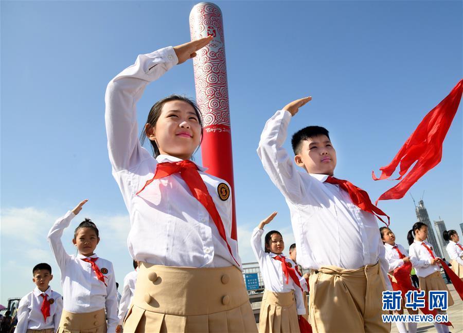 （新華全媒頭條&middot;圖文互動）（1）&ldquo;美麗的中國夢屬于你們&rdquo;&mdash;&mdash;以習(xí)近平同志為核心的黨中央關(guān)心少年兒童工作紀(jì)實