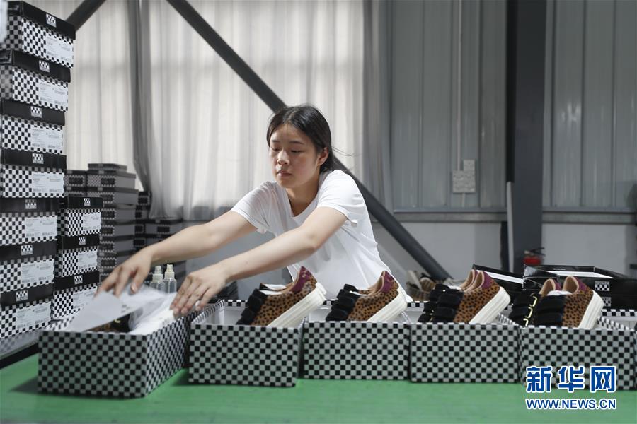 （落實(shí)&ldquo;六穩(wěn)&rdquo;&ldquo;六保&rdquo;一線見聞&middot;圖文互動(dòng)）（3）&ldquo;不讓一名貧困勞動(dòng)力失業(yè)！&rdquo;&mdash;&mdash;三峽庫(kù)區(qū)穩(wěn)就業(yè)見聞