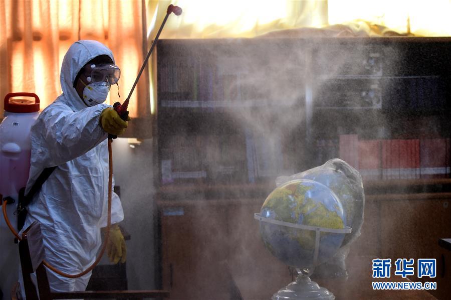 (國(guó)際·圖文互動(dòng))(12)特稿:穿越寒暑 無問西東——寫在新冠疫情構(gòu)成“國(guó)際關(guān)注的突發(fā)公共衛(wèi)生事件”半年之際