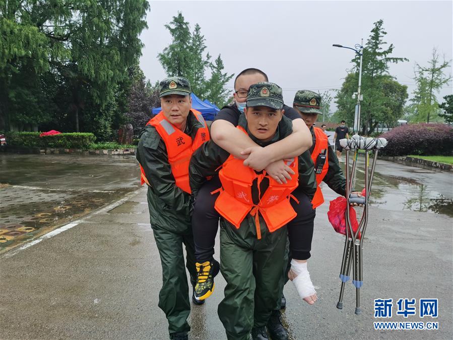 （防汛抗洪&middot;圖文互動(dòng)）（5）哪里有需要就戰(zhàn)斗在哪里&mdash;&mdash;武警安徽總隊(duì)黃山支隊(duì)抗洪搶險(xiǎn)記事
