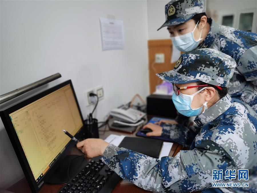 (圖文互動)(8)“白衣戰(zhàn)士”在沖鋒——記“最美新時代革命軍人”仲月霞