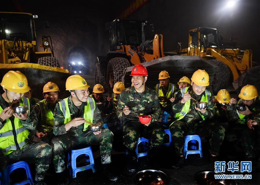 （軍事&middot;圖文互動）（6）為導彈筑巢的&ldquo;彝族雄鷹&rdquo;&mdash;&mdash;記&ldquo;最美新時代革命軍人&rdquo;沙子呷