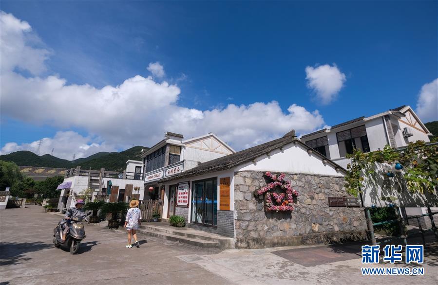 (新華全媒頭條·圖文互動(dòng))(10)生態(tài)文明之光照耀美麗中國(guó)——寫在綠水青山就是金山銀山理念提出15周年之際