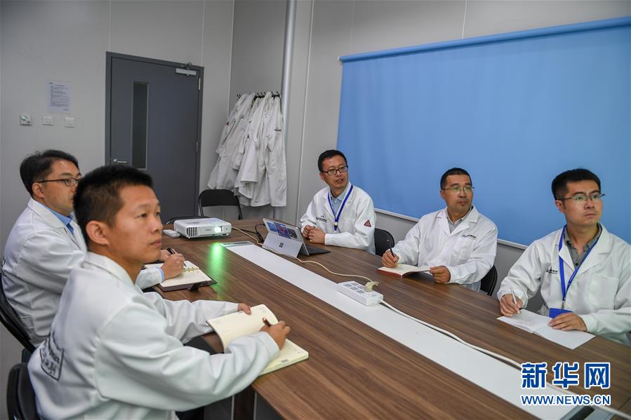 （在習(xí)近平新時代中國特色社會主義思想指引下&mdash;&mdash;新時代新作為新篇章&middot;習(xí)近平總書記關(guān)切事&middot;圖文互動）（1）終不悔為國為民，攀高峰只爭朝夕&mdash;&mdash;來自科學(xué)家們的動人故事