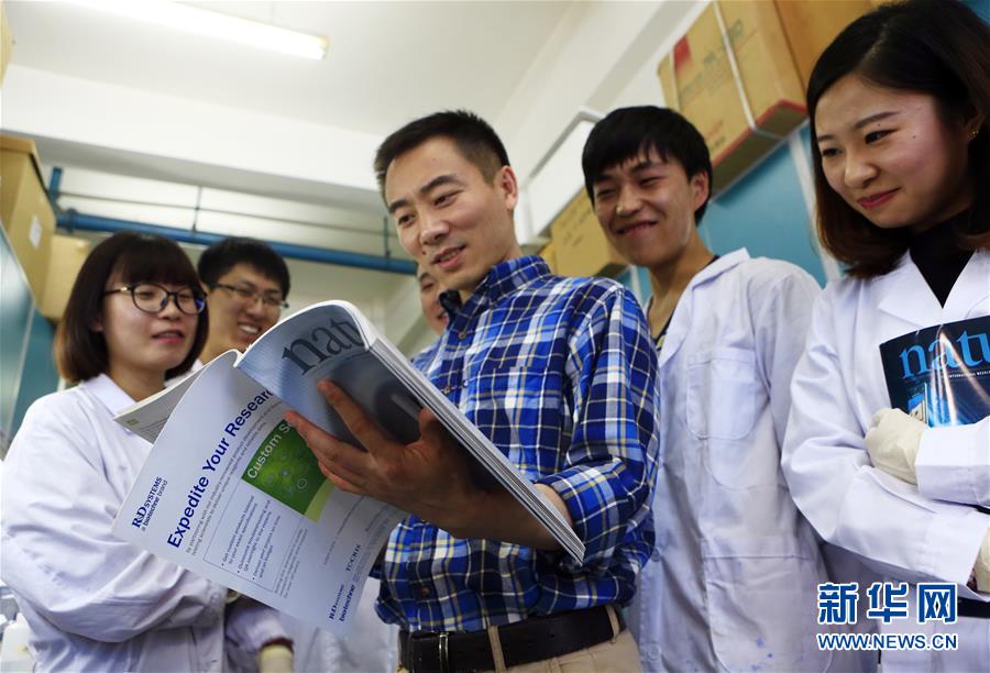 （在習(xí)近平新時代中國特色社會主義思想指引下&mdash;&mdash;新時代新作為新篇章&middot;習(xí)近平總書記關(guān)切事&middot;圖文互動）（4）終不悔為國為民，攀高峰只爭朝夕&mdash;&mdash;來自科學(xué)家們的動人故事