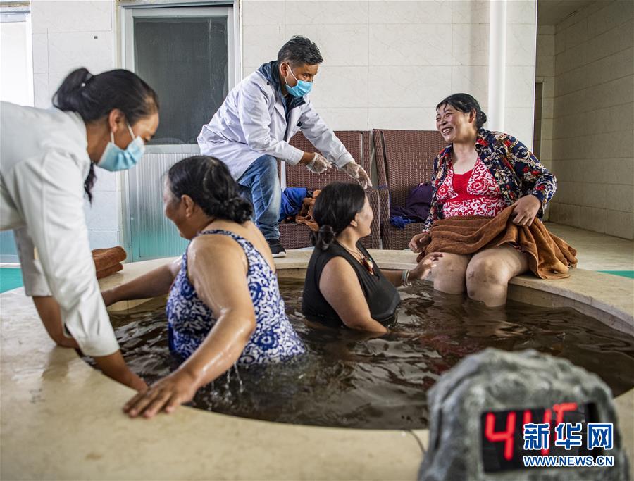 （新華全媒頭條&middot;走向我們的小康生活&middot;圖文互動(dòng)）（10）扎西德勒，我們的新家園&mdash;&mdash;西藏易地扶貧搬遷搬出幸福美好新生活