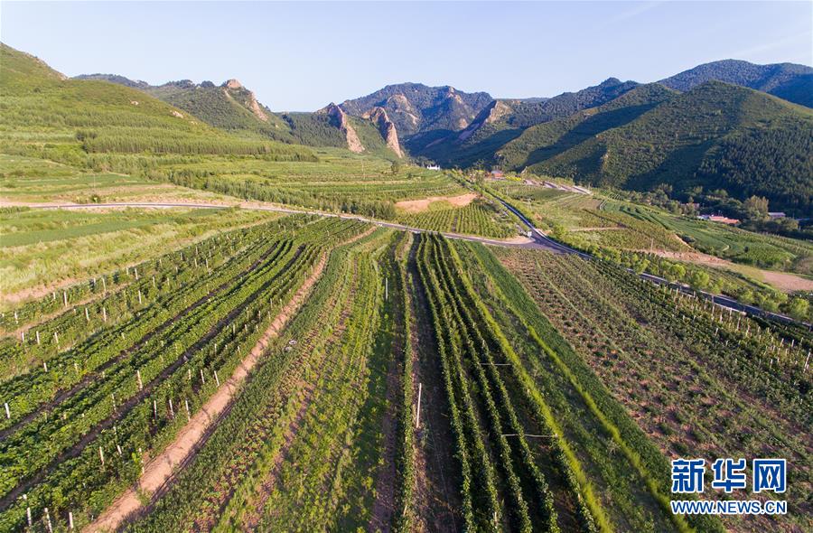 （集中連片特困地區(qū)貧困村調研行&middot;圖文互動）（1）又整新鞍馬蹄輕&mdash;&mdash;內(nèi)蒙古喀喇沁旗馬鞍山村脫貧調查