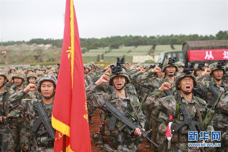 （在習(xí)近平強(qiáng)軍思想指引下&middot;我們?cè)趹?zhàn)位報(bào)告&middot;圖文互動(dòng)）（1）千里移防，鐵心跟黨走&mdash;&mdash;南部戰(zhàn)區(qū)陸軍第75集團(tuán)軍某紅軍旅政治建軍、練兵備戰(zhàn)記事