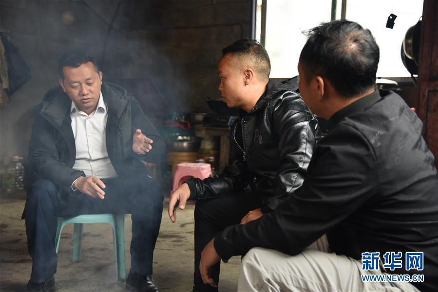 （決戰(zhàn)決勝脫貧攻堅(jiān)&middot;圖文互動(dòng)）&ldquo;父親未完成的事業(yè)，我來完成&rdquo;&mdash;&mdash;貴州父子接力脫貧攻堅(jiān)