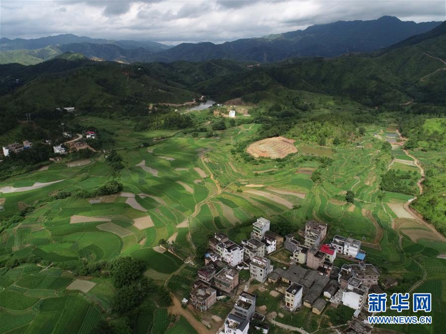 （在習(xí)近平新時(shí)代中國特色社會(huì)主義思想指引下&mdash;&mdash;新時(shí)代新作為新篇章&middot;習(xí)近平總書記關(guān)切事&middot;圖文互動(dòng)）（4）新生活、新盼頭&mdash;&mdash;脫貧攻堅(jiān)新形勢速覽