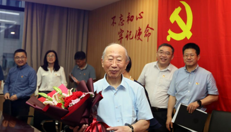 新黨員陳振新：&ldquo;雖已耄耋，紅心向黨！&rdquo;