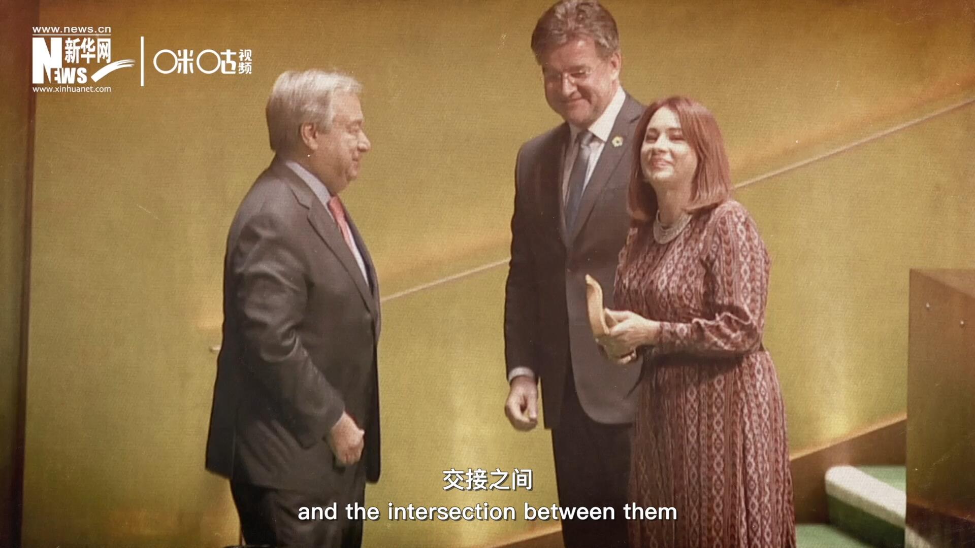 一起一落，交接之間，除了莊嚴(yán)的儀式感，更是使命的傳承。