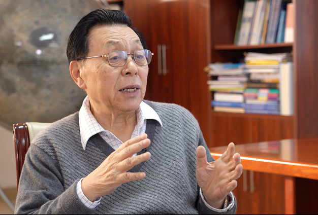 與月球背面建立聯(lián)系，而且測(cè)控和通信鏈路要暢通