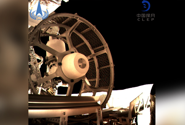 有古老的巖石，地形略微平坦一點(diǎn)