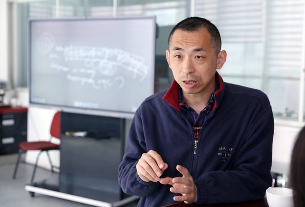 在黑洞的最中心，是平行宇宙的另外一個入口