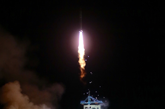 4月6日，搭載實踐十號衛(wèi)星的長征二號丁運載火箭升空。