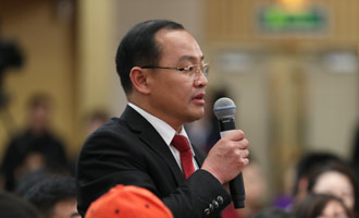 美國(guó)美中時(shí)報(bào)記者提問