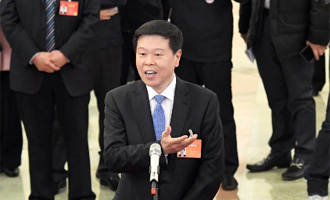 國(guó)家稅務(wù)總局局長(zhǎng)接受采訪(fǎng)