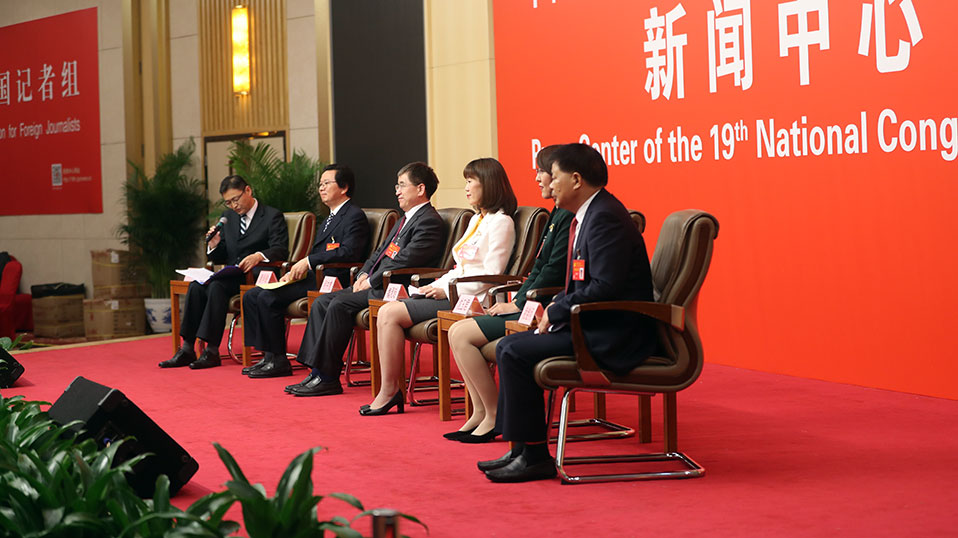 集體采訪(fǎng)活動(dòng)現(xiàn)場(chǎng)