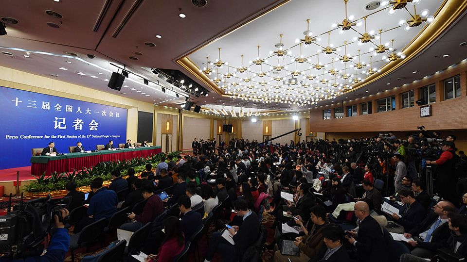 財(cái)政部就&ldquo;財(cái)稅改革和財(cái)政工作&rdquo;答問(wèn)