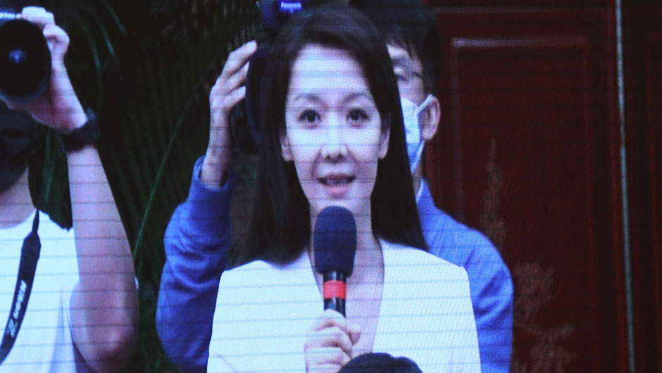 香港鳳凰衛(wèi)視、鳳凰網(wǎng)記者提問