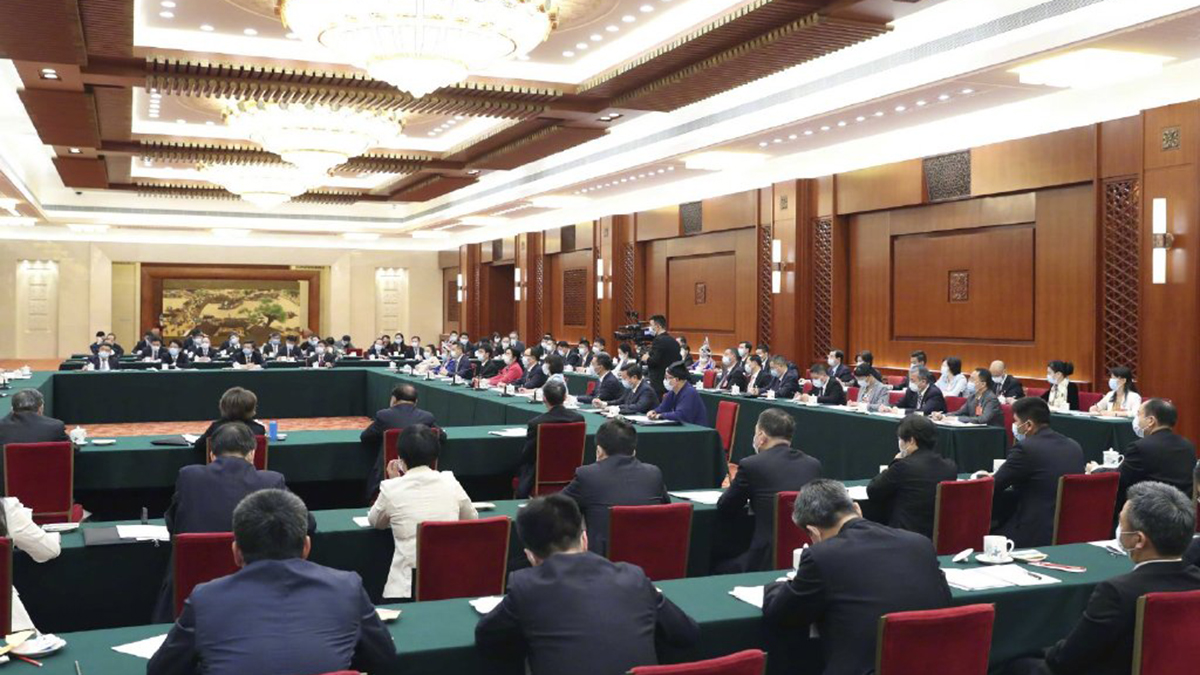 出席十三屆全國(guó)人大三次會(huì)議的代表團(tuán)分組審議政府工作報(bào)告，來看審議現(xiàn)場(chǎng)