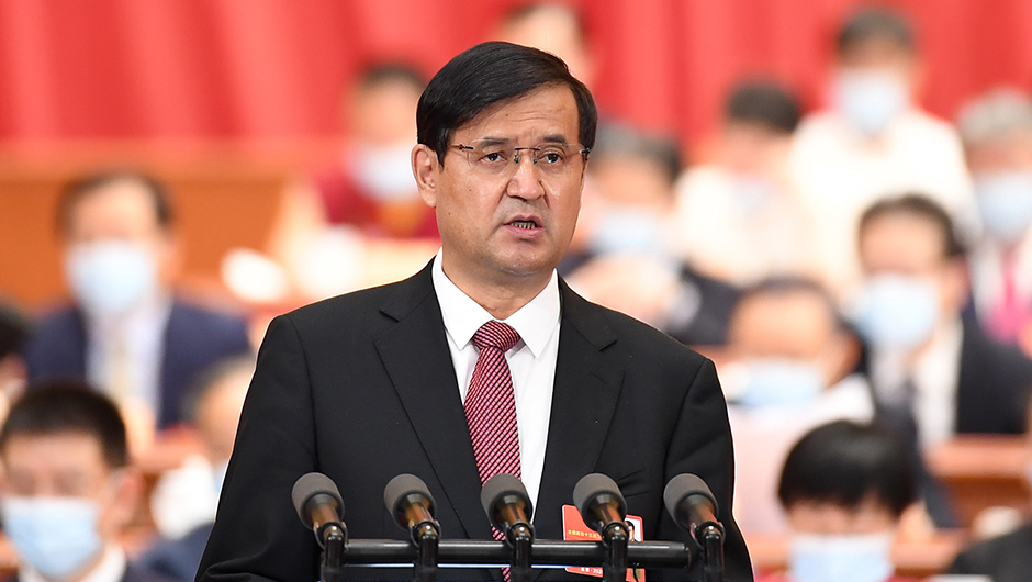 穆鐵禮甫&middot;哈斯木委員作大會發(fā)言