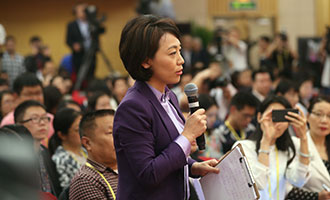 中央電視臺(tái)、中國(guó)國(guó)際電視臺(tái)記者提問
