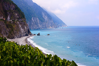 國(guó)務(wù)院臺(tái)辦、國(guó)家發(fā)展改革委等出臺(tái)《關(guān)于促進(jìn)兩岸經(jīng)濟(jì)文化交流合作的若干措施》